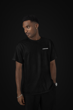 Afbeelding in Gallery-weergave laden, 'Godenzonen' art print on back - basic black t-shirt